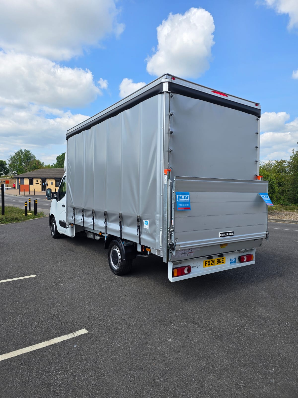 Renault Master Curtainsider - Image 13