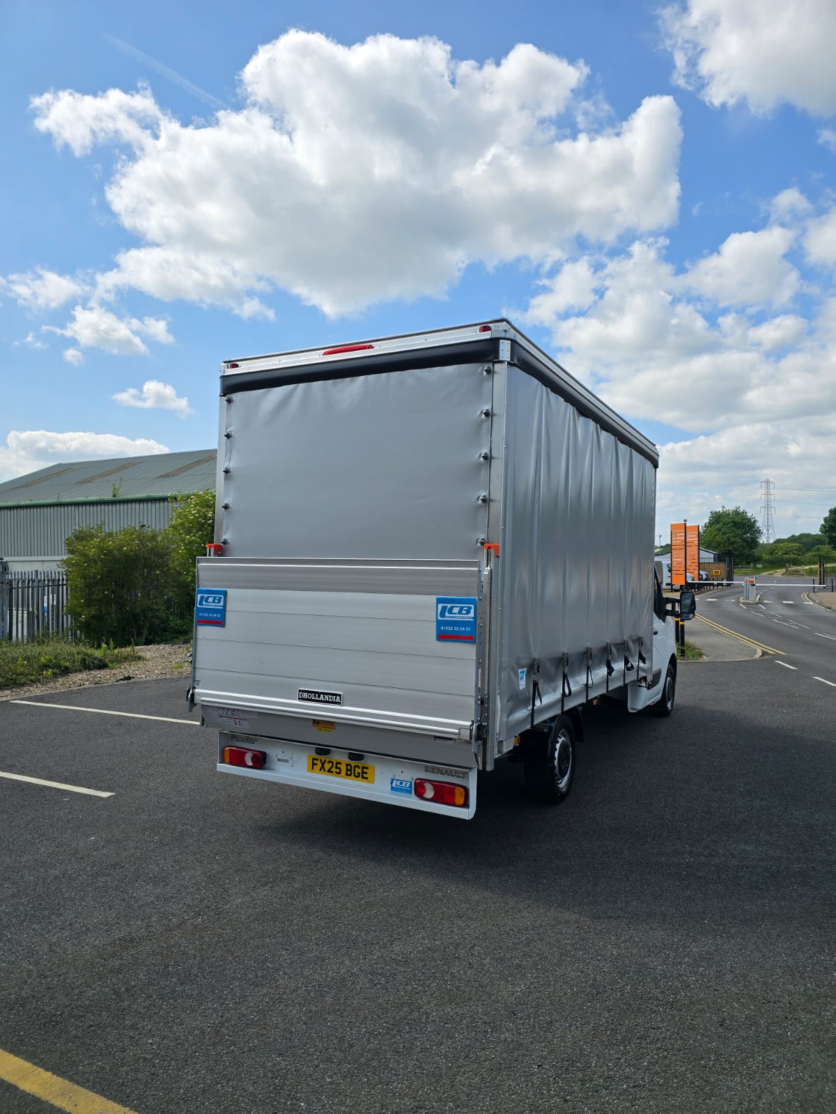Renault Master Curtainsider - Image 8