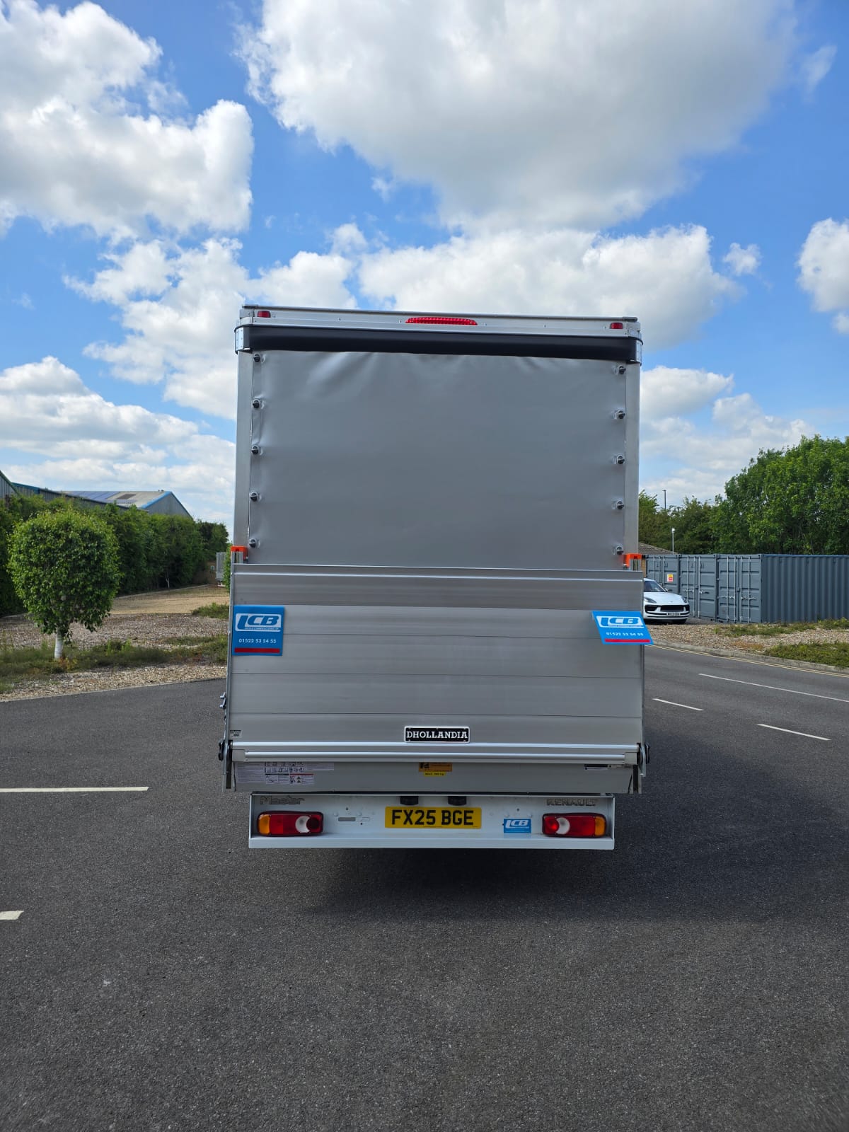Renault Master Curtainsider - Image 11