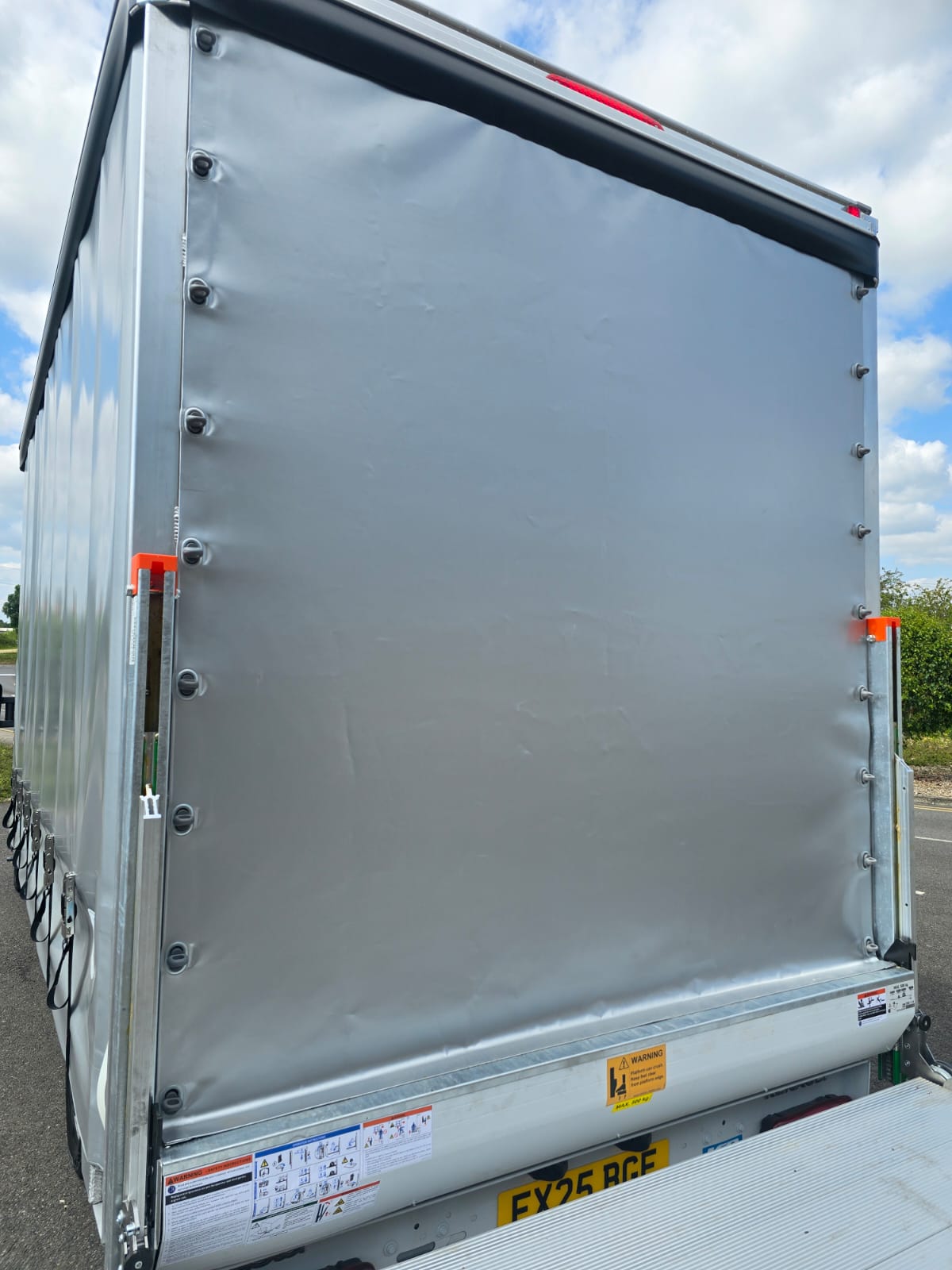 Renault Master Curtainsider - Image 16