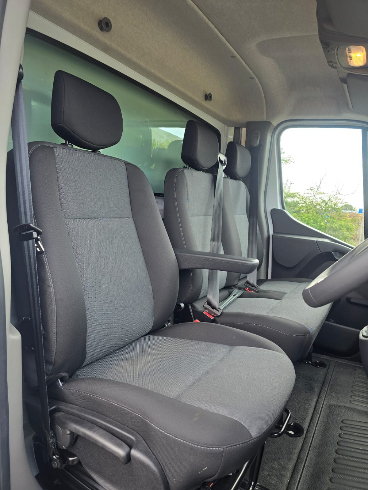 Renault Master Curtainsider - Image 7